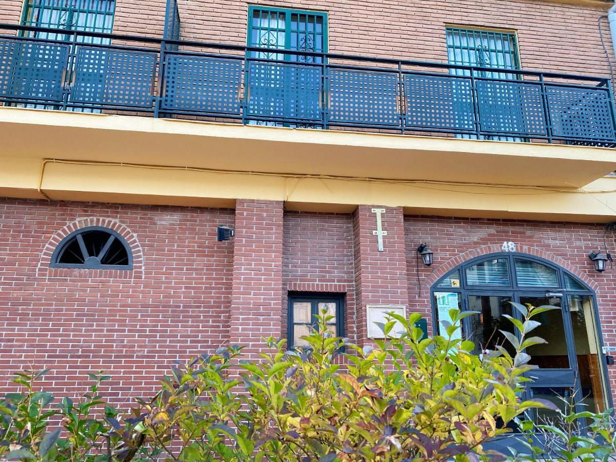 Hostel Space Capsule Madrid Eksteriør billede